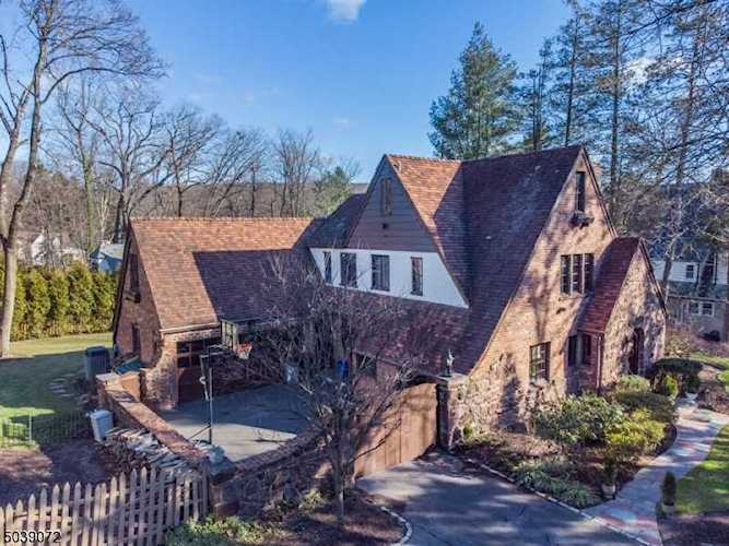 136 Old Short Hills Rd Short Hills, NJ 07078
