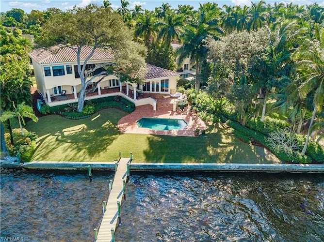 1226 Miracle Ln Fort Myers, FL 33901