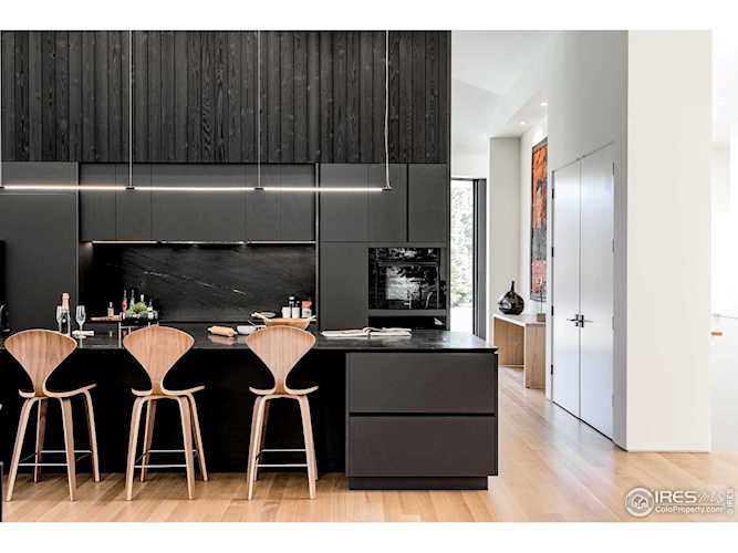 3355 Vista Dr Boulder, CO 80304