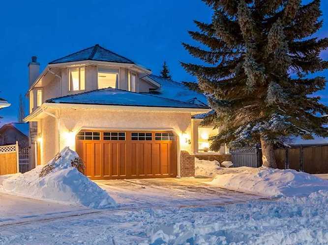 55 Silverstone Rd NW Calgary, AB T3B 4Y6