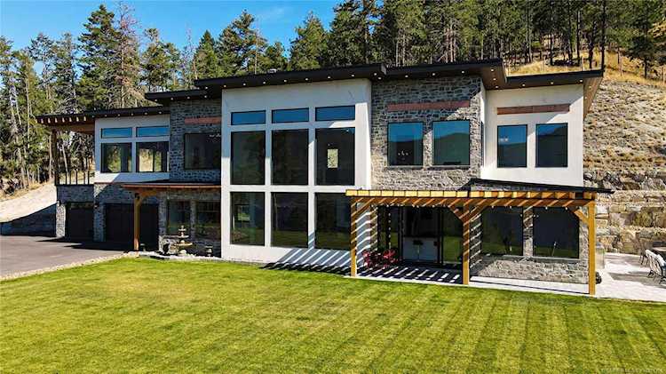 3151 Shayler Road Kelowna, BC V1V2R1