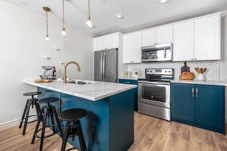 19661 40 St SE #221 Calgary, AB O0O 0O0