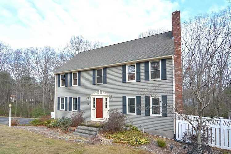 19 Daniels Rd Mendon, MA 01756
