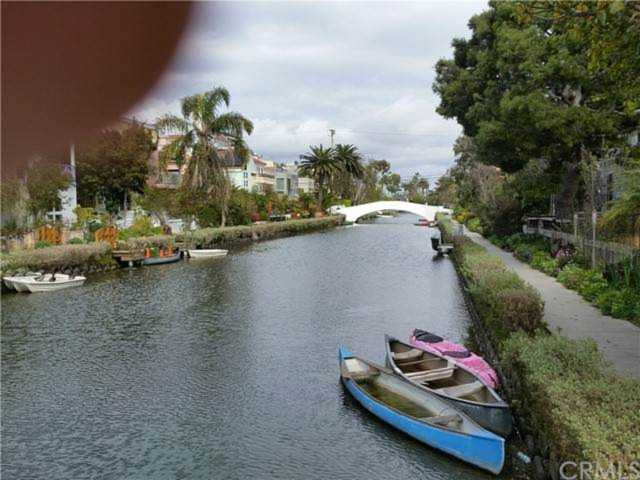 205 Sherman Canal Venice, CA 90291