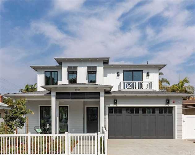 1009 10th Street Manhattan Beach, CA 90266