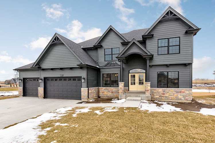 4451 Sassafras Ln Naperville, IL 60564