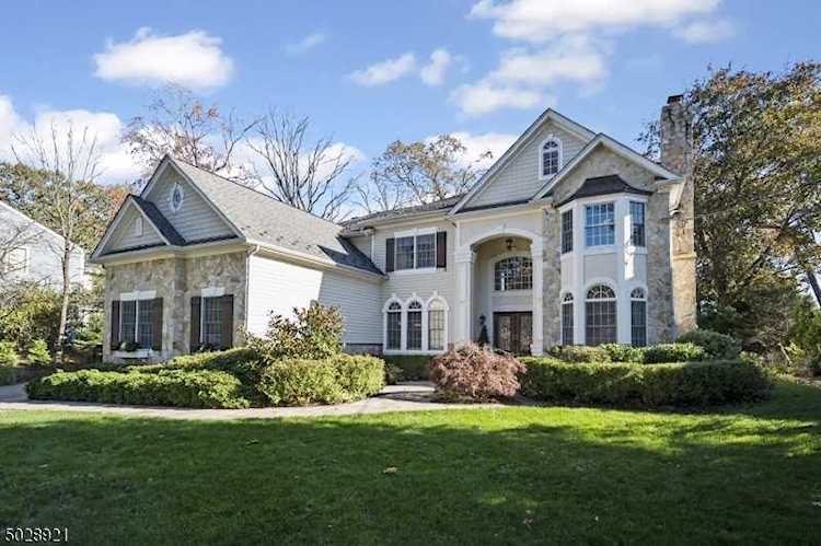119 Huron Dr Chatham Twp., NJ 07928