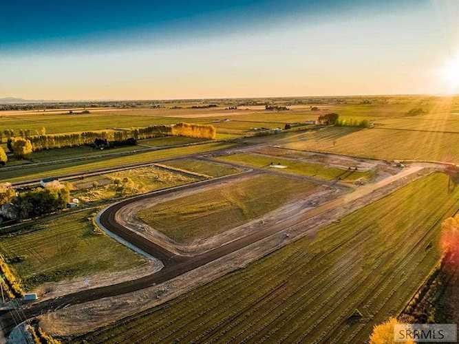 L16, B8 Autumn Drive Rigby, ID 83442