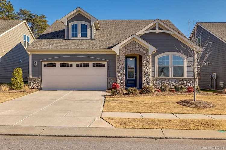 1427 Liberty Row Dr Tega Cay, SC 29708
