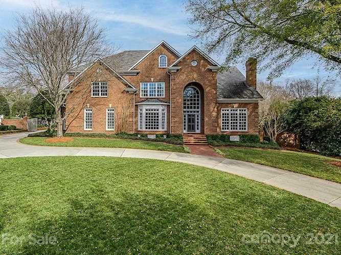 4251 Cameron Oaks Dr Charlotte, NC 28211