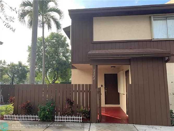 1323 Hampton #1323 North Lauderdale, FL 33068