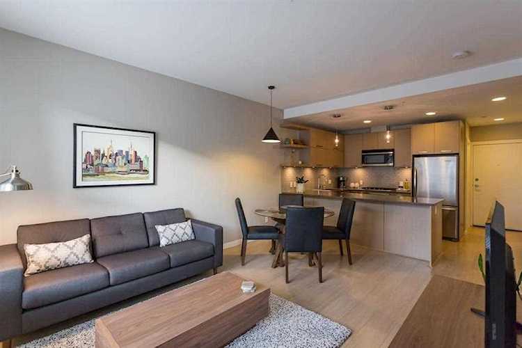 707 4 St NE #104 Calgary, AB T2E 2L3