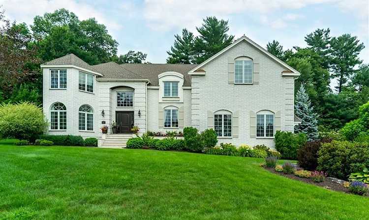 5 Ruggiero Way Andover, MA 01810