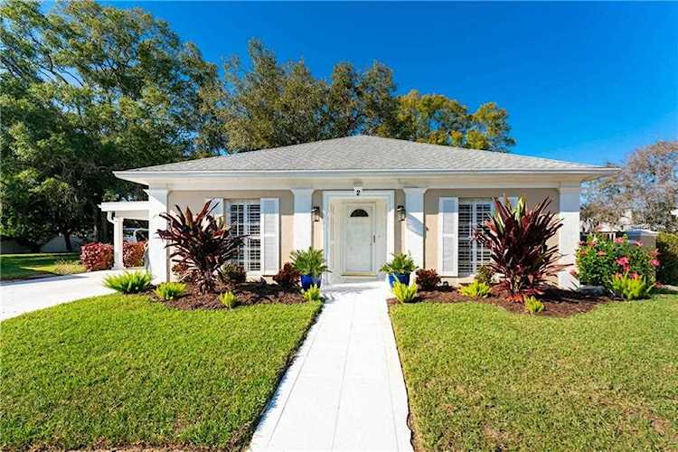 2 Bahama CIRCLE Englewood, FL 34223