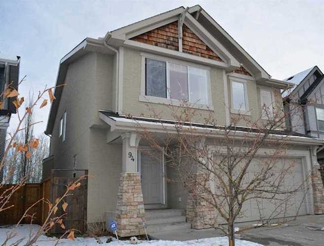 94 Aspen Hills Way SW Calgary, AB T3H 0G7