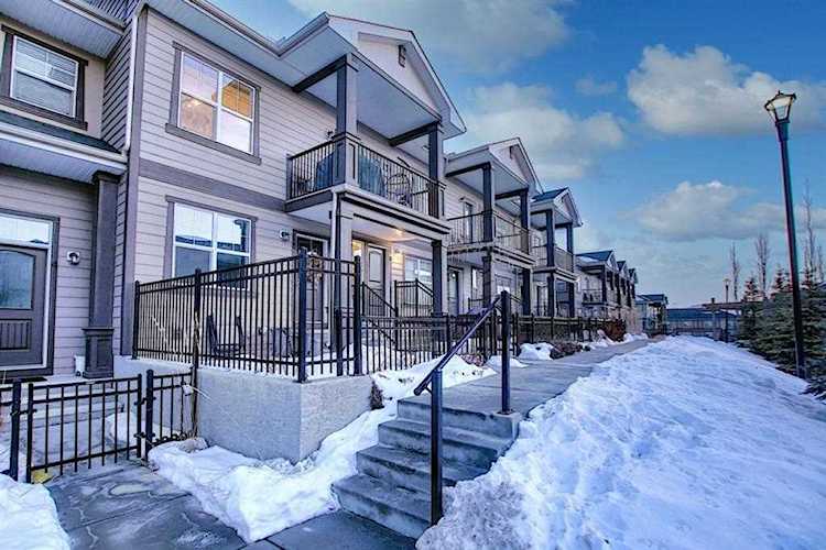8 Evanscrest Gardens NW Calgary, AB T3P 0S1