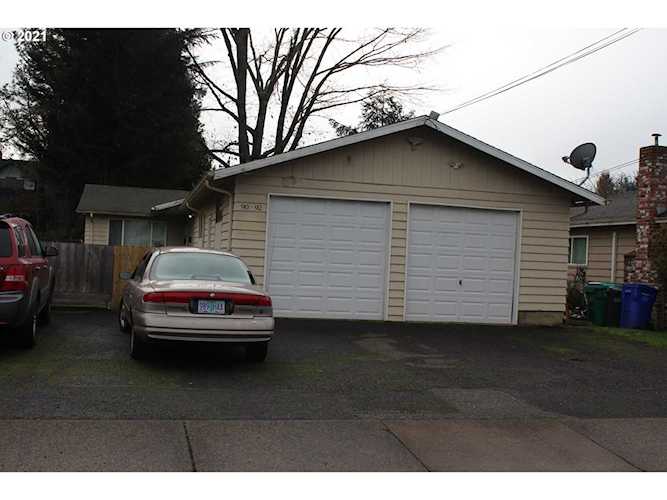 90 NW 13th St Gresham, OR 97030