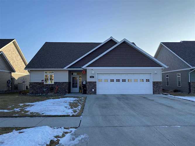 904 Sycamore Ave. Minot, ND 58701
