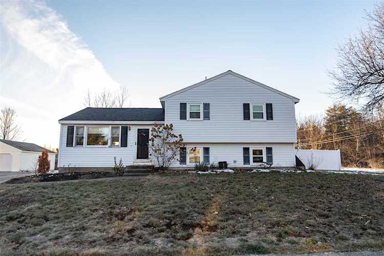 510 Stockdale Circle Rollinsford, NH 03869