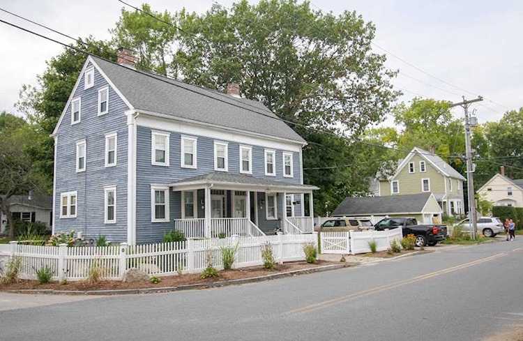 16 Chevrolet Ave #1 Portsmouth, NH 03801