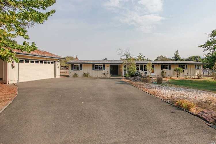 1095 1st Avenue Napa, CA 94558
