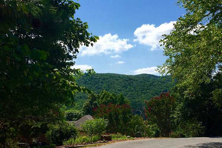 5316 Fox Den Roanoke, VA 24018