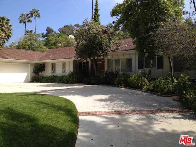 2150 Mandeville Canyon Road Los Angeles, CA 90049