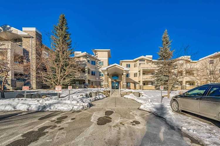 20 Country Hills View NW #104 Calgary, AB T3K 5A3