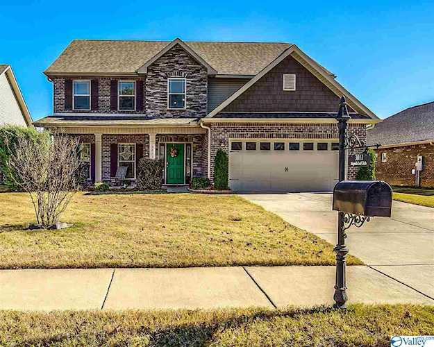 3011 SE Magnolia Leaf Circle Owens Cross Roads, AL 35763