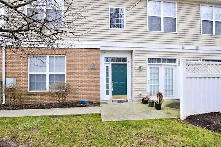 2354 Colfax Ln Indianapolis, IN 46260