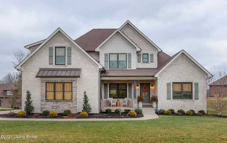 7395 Grand Oaks Dr Crestwood, KY 40014