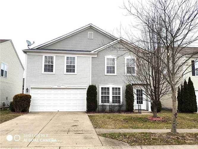 2331 Blackthorn Dr Franklin, IN 46131