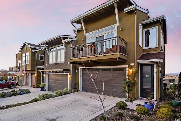 563 Jade Street Petaluma, CA 94952