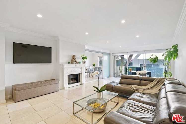 11965 Gorham Avenue #404 Los Angeles, CA 90049