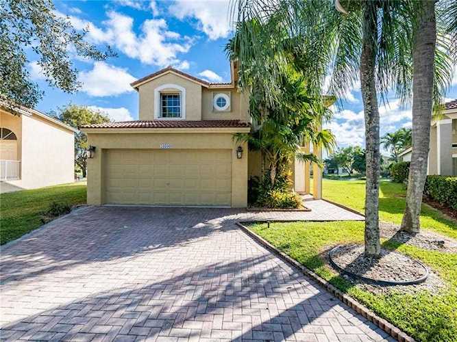 16600 Sapphire Mnr Weston, FL 33331