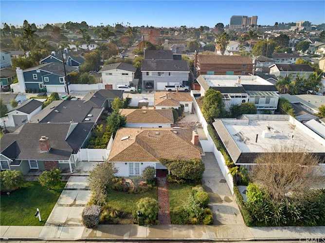 273 Palmer Street Costa Mesa, CA 92627