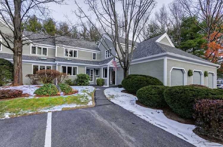 60 Laurel Ct Nashua, NH 03062