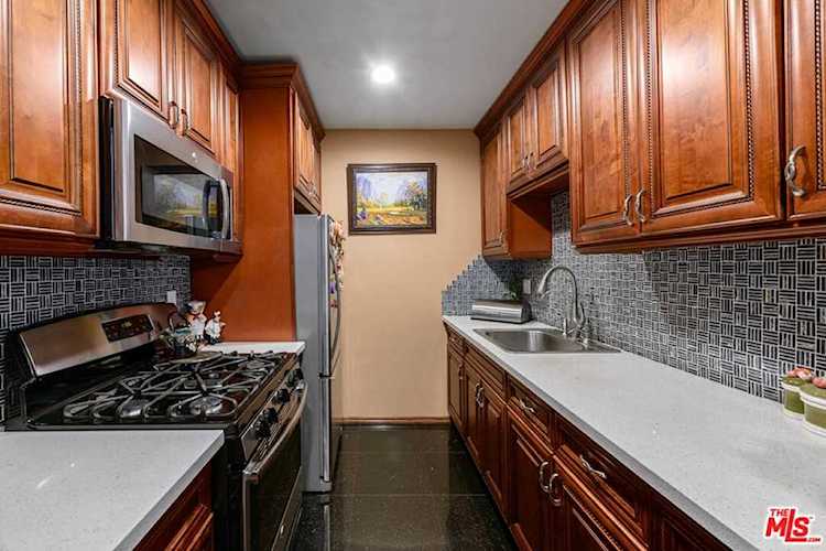 1422 Rock Glen Avenue #312 Glendale, CA 91205