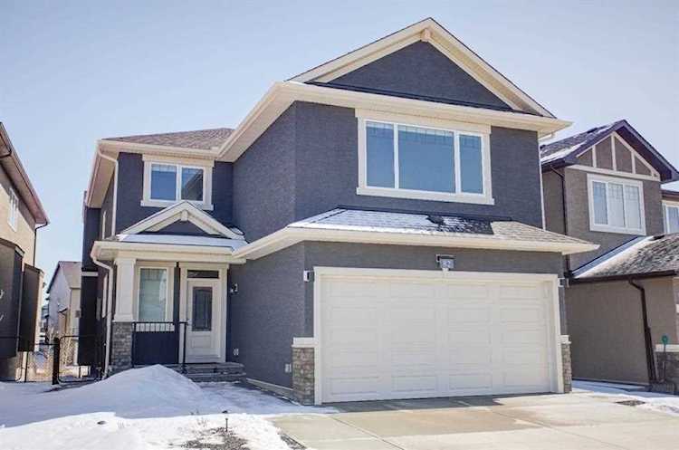 82 Panton View NW Calgary, AB T3K 0X8