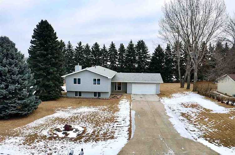 2101 SW Parkside Drive Minot, ND 58701
