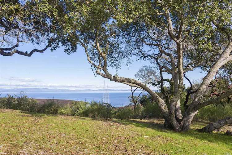 0 Upper (Very Top of) Road San Rafael, CA 94903