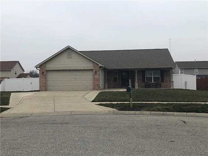 1114 Foxtail Dr Franklin, IN 46131 | MLS 21760197 Photo 1