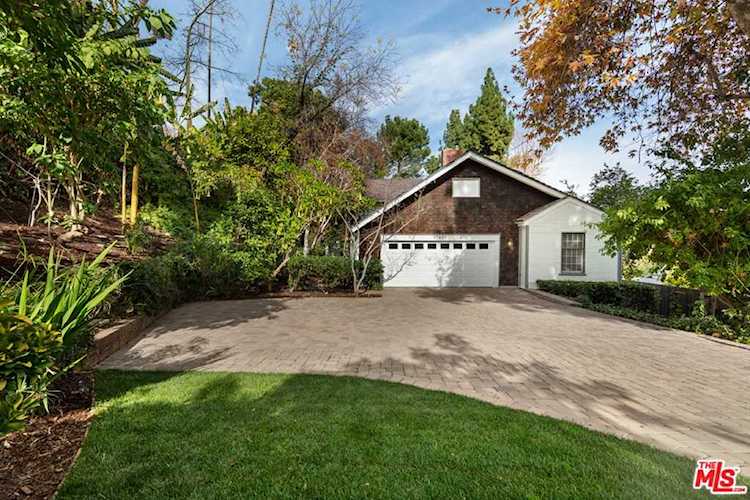 17631 Belinda Street Encino, CA 91316