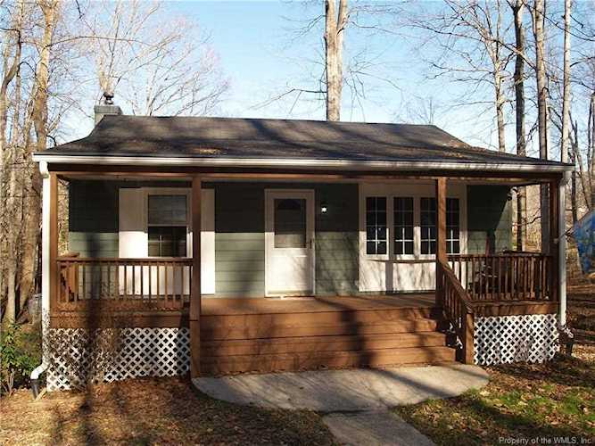 6601 Lakeside Dr Quinton, VA 23141