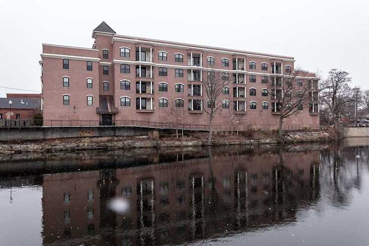 52 Main St #204 Nashua, NH 03064