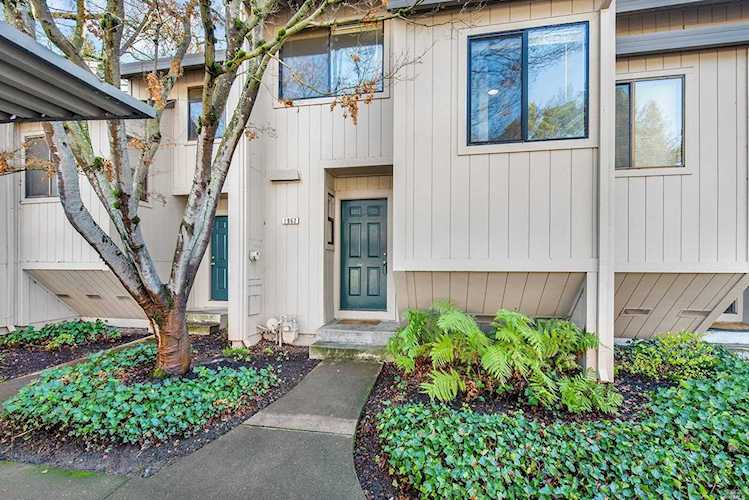 1962 Windmill Circle Santa Rosa, CA 95403