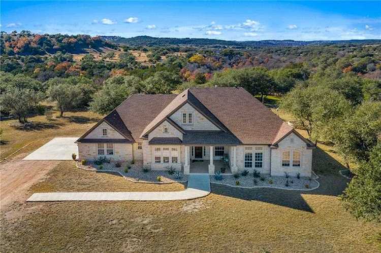 3000 Fall Creek Estates DR Spicewood, TX 78669