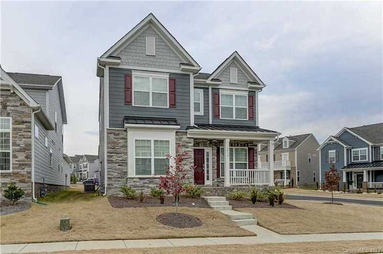 6032 Cloverdale Dr Tega Cay, SC 29708