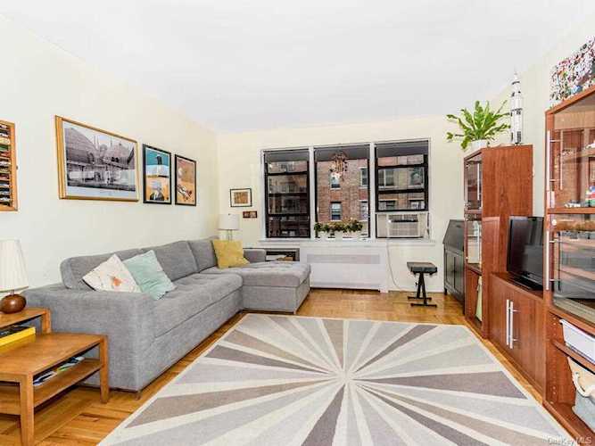 640 W 239th Avenue #4C Bronx, NY 10463