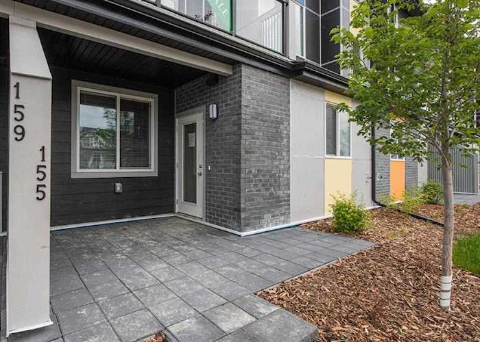 155 Redstone Dr NE Calgary, AB T3N 1M6